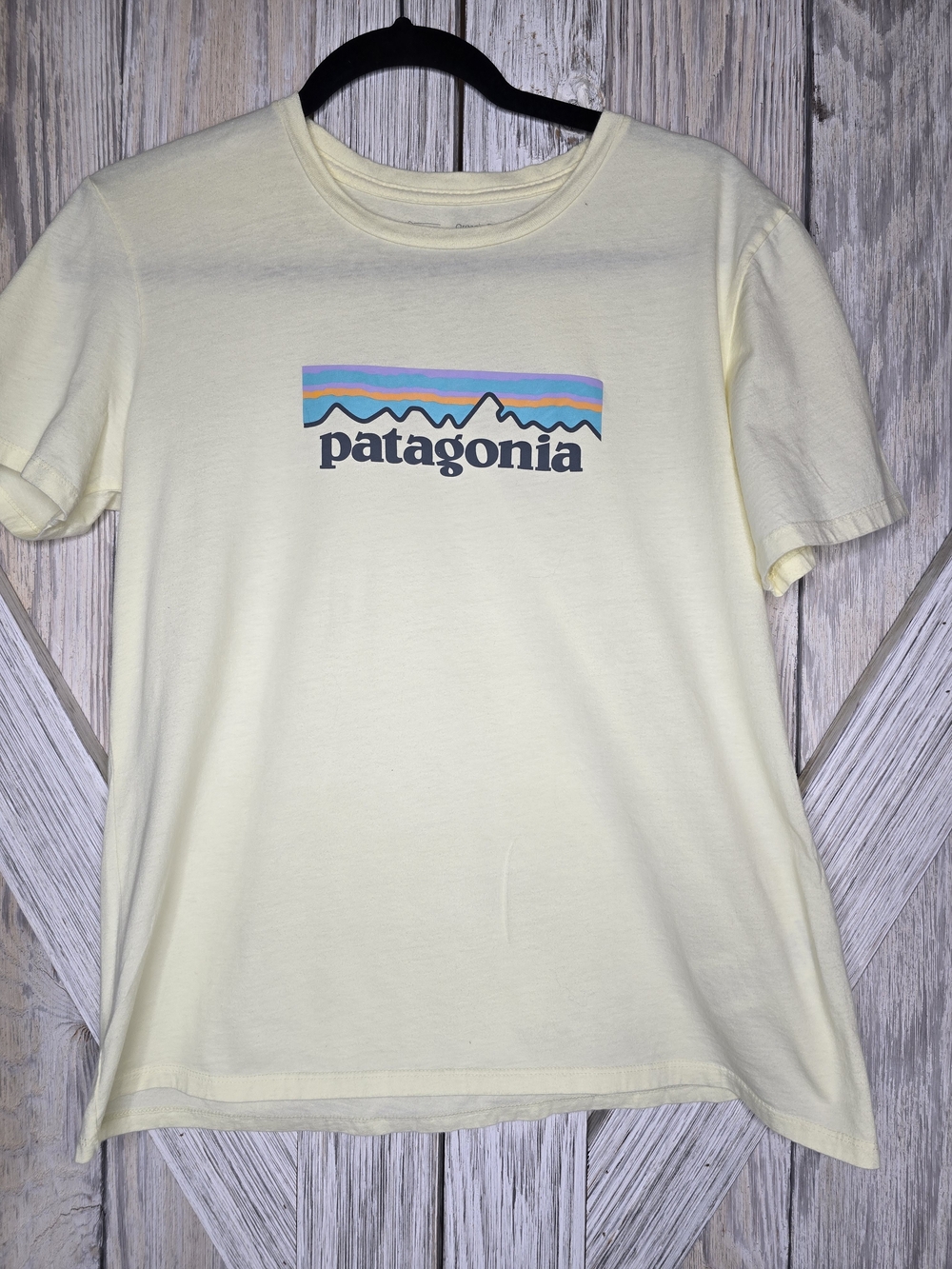 Patagonia Pastel Logo Graphic Tee Organic Cotton Yellow Size S